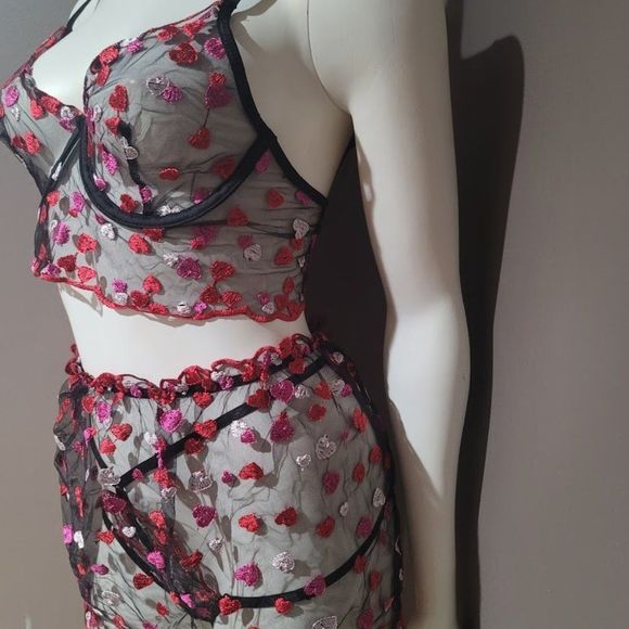 Embroidered Heart Mesh Underwire Lingerie Set 3 Piece - Picture 3 of 10